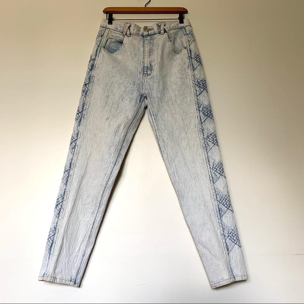 Acid Wash “Anti-Basic DailyJeans” 🤍